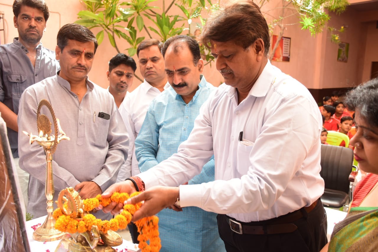 स्कूल एवं शिक्षण के हित में संघर्ष