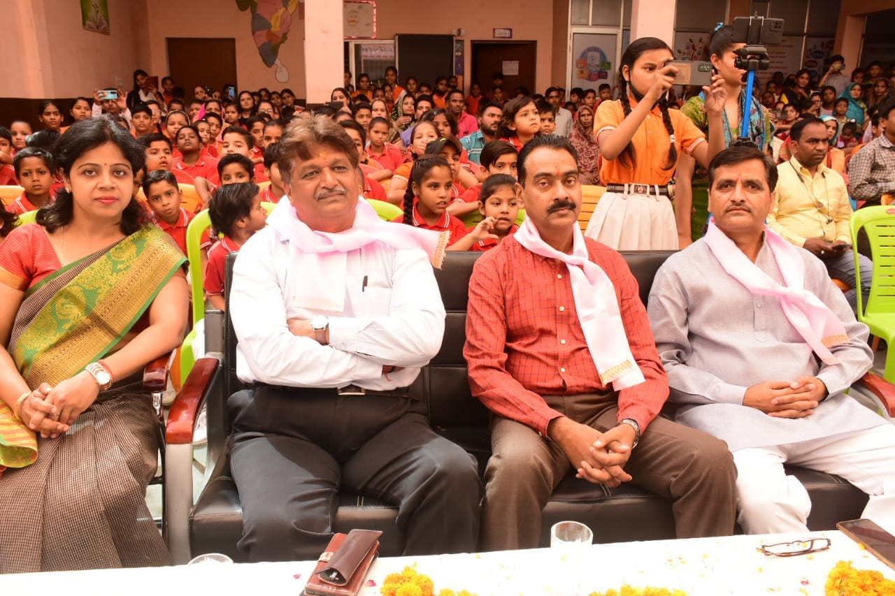 स्कूल एवं शिक्षण के हित में संघर्ष