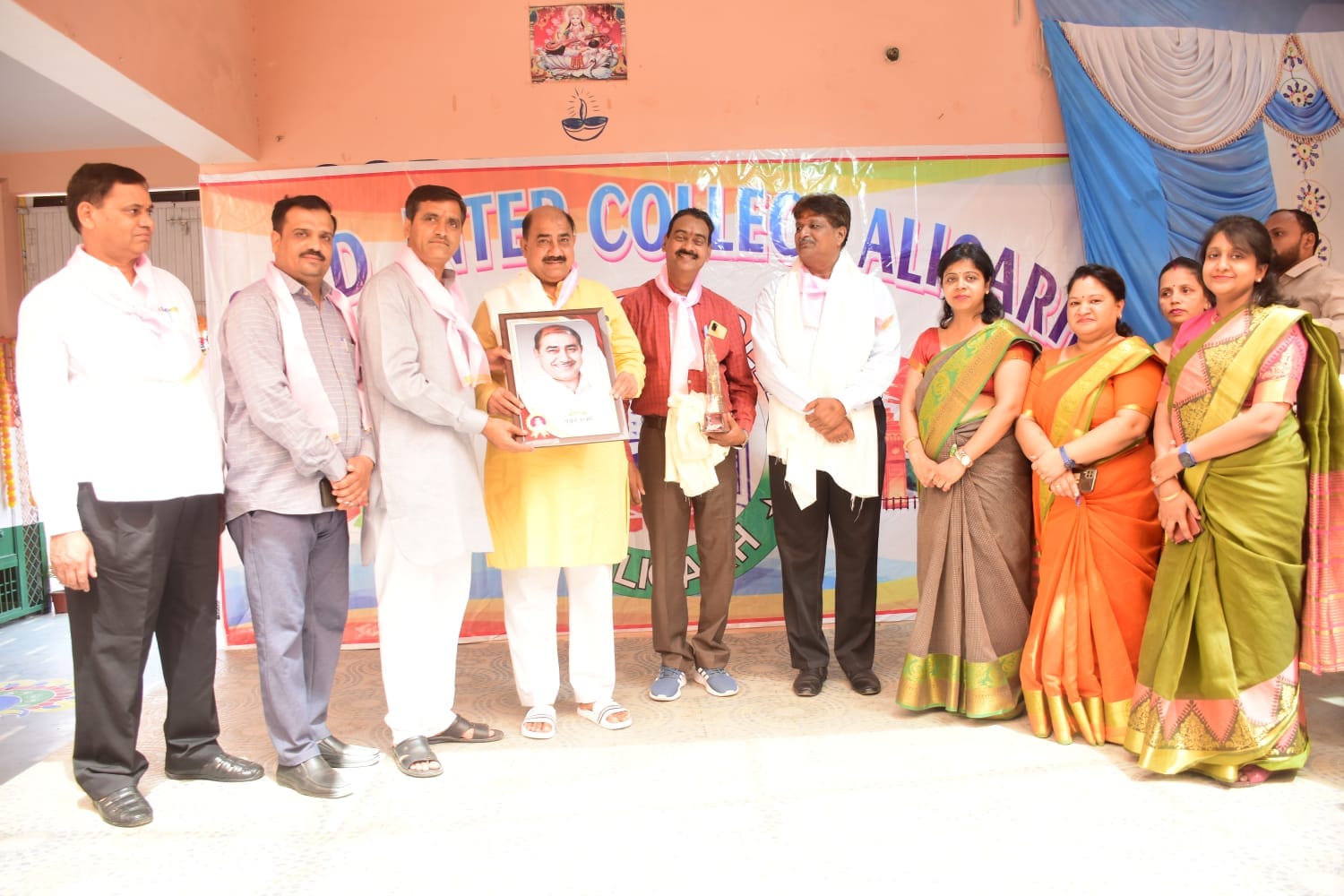 स्कूल एवं शिक्षण के हित में संघर्ष