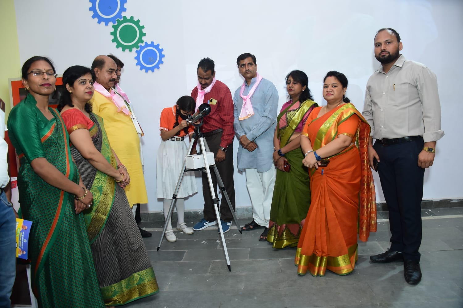 स्कूल एवं शिक्षण के हित में संघर्ष