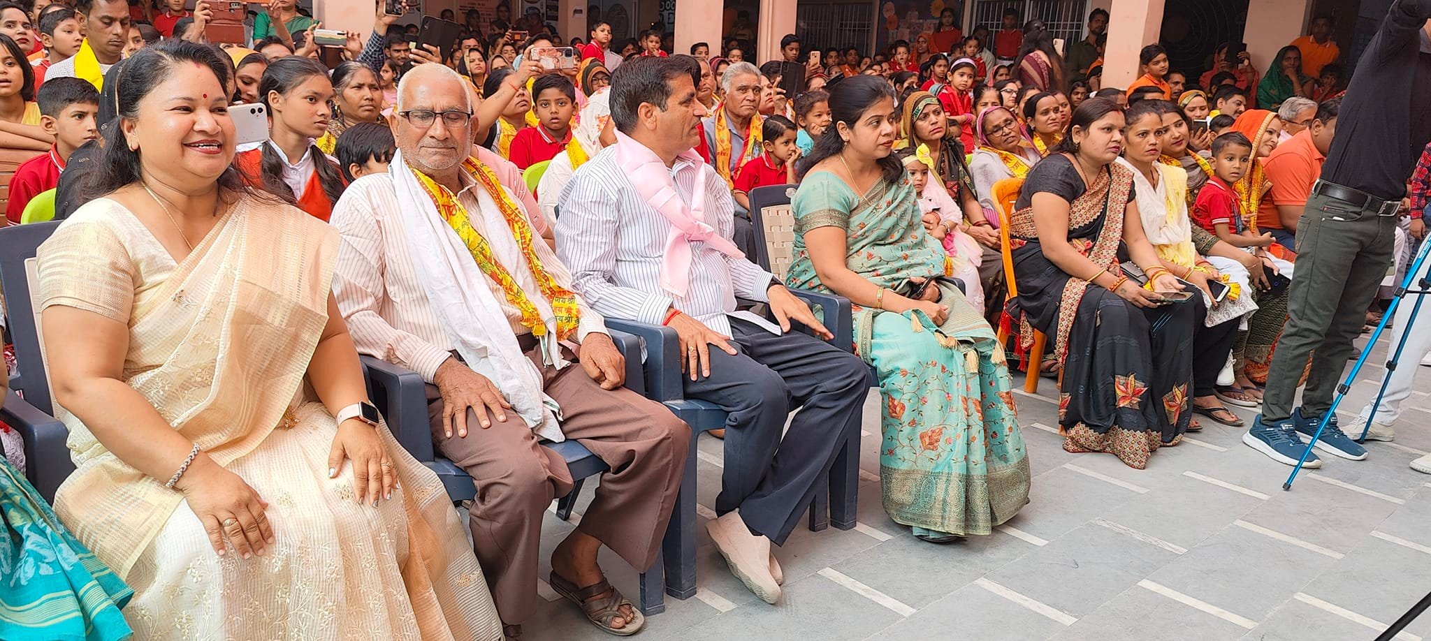 स्कूल एवं शिक्षण के हित में संघर्ष