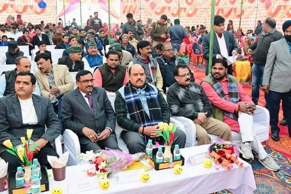 स्कूल एवं शिक्षण के हित में संघर्ष