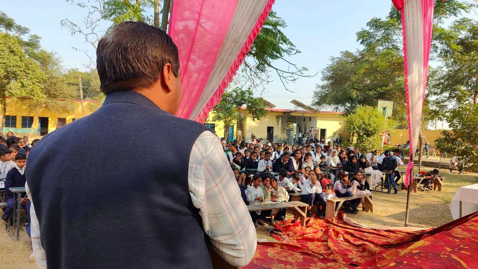 स्कूल एवं शिक्षण के हित में संघर्ष