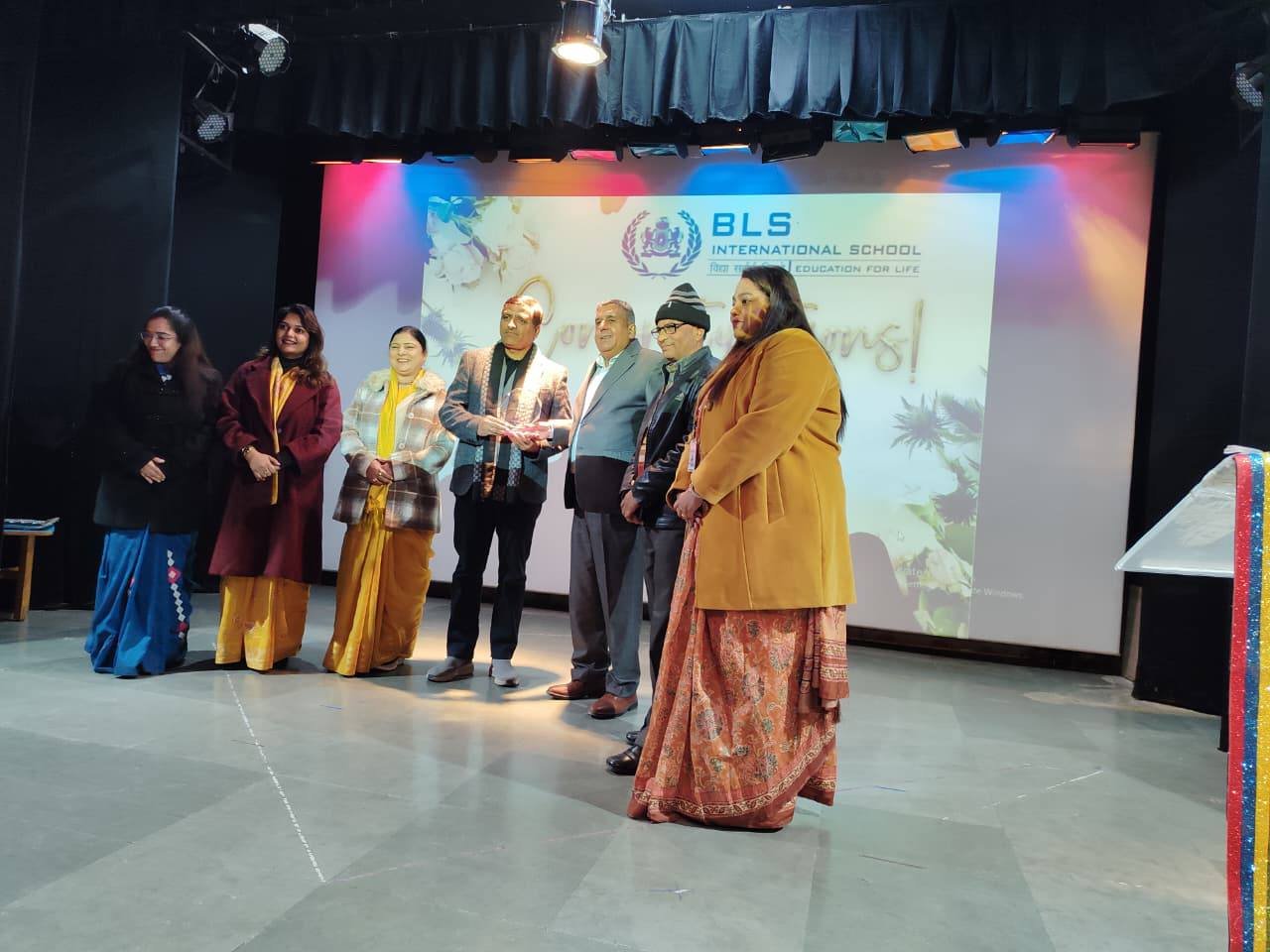 स्कूल एवं शिक्षण के हित में संघर्ष