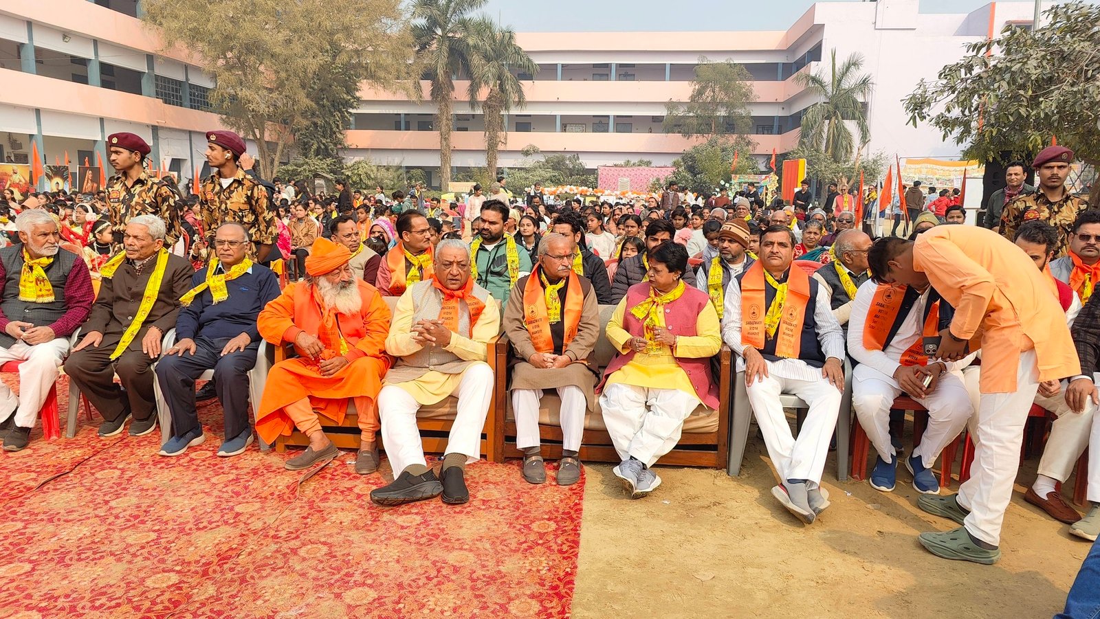 स्कूल एवं शिक्षण के हित में संघर्ष