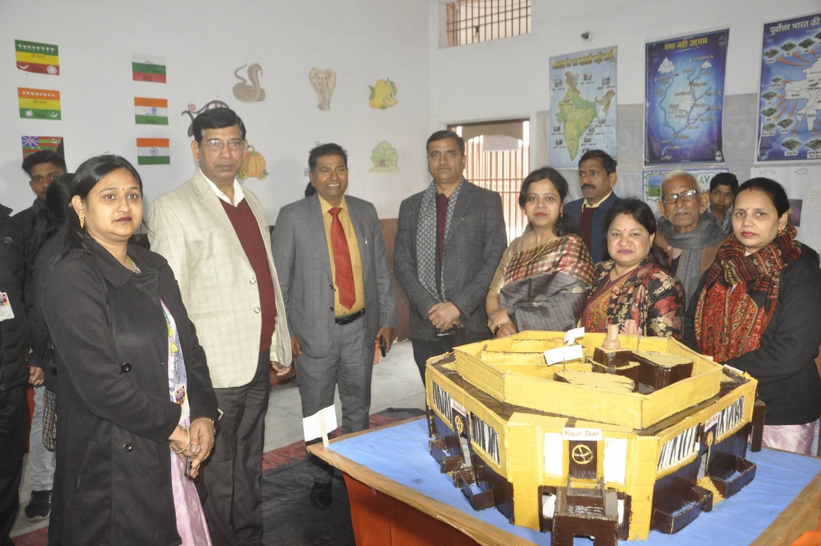 स्कूल एवं शिक्षण के हित में संघर्ष