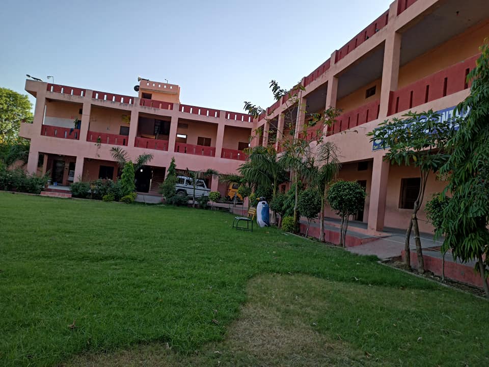 स्कूल एवं शिक्षण के हित में संघर्ष