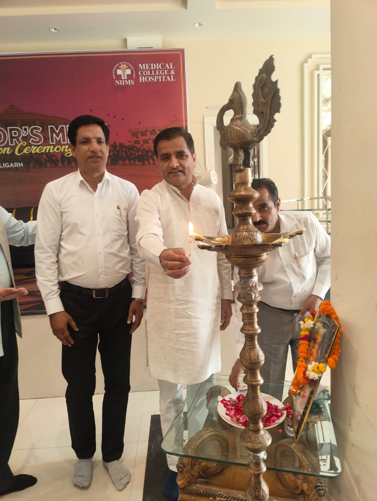 स्कूल एवं शिक्षण के हित में संघर्ष